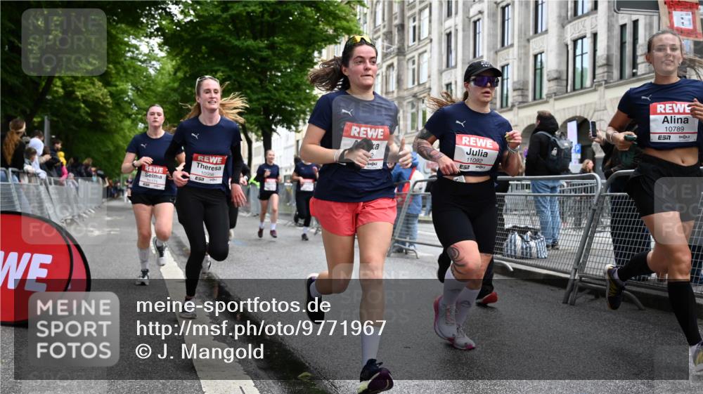 14.06.2026 - REWE Women's Run J. Mangold http://msf.ph/oto/9771967 14.06.2026 10:00:09 Ziel 10229, 10300, 10756, 10789, 10911, 10956, 11042, 11066, 11092, 11171, 11342, 11414, 11434, 11463 meine-sportfotos.de