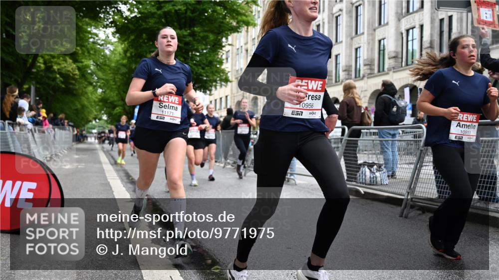 14.06.2026 - REWE Women's Run J. Mangold http://msf.ph/oto/9771975 14.06.2026 10:00:09 Ziel 10229, 10300, 10756, 10789, 10911, 10956, 11042, 11066, 11092, 11171, 11342, 11414, 11434, 11463 meine-sportfotos.de