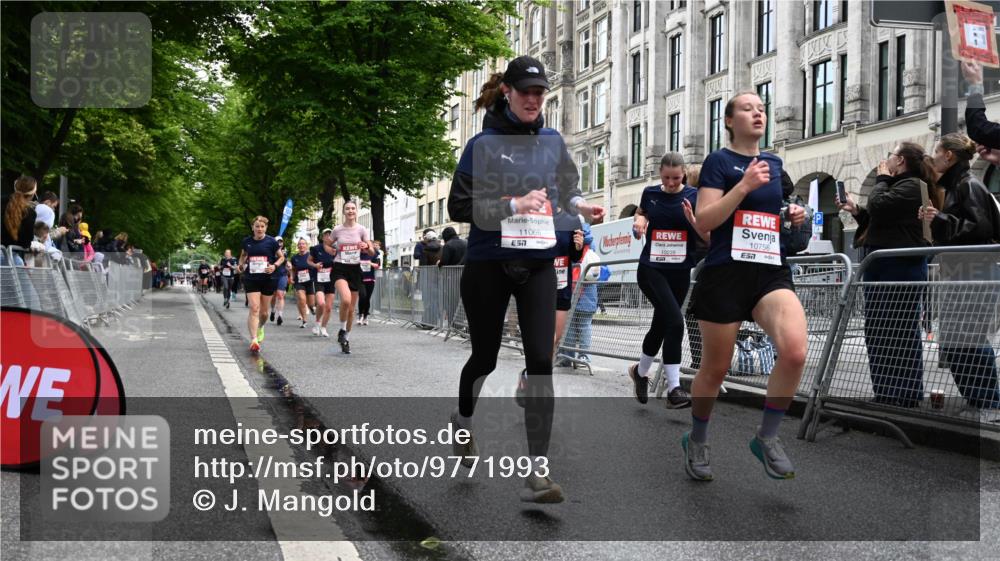 14.06.2026 - REWE Women's Run J. Mangold http://msf.ph/oto/9771993 14.06.2026 10:00:11 Ziel 10229, 10300, 10466, 10677, 10756, 10789, 10911, 10956, 11042, 11066, 11092, 11171, 11255, 11342, 11434, 11463, 11518 meine-sportfotos.de