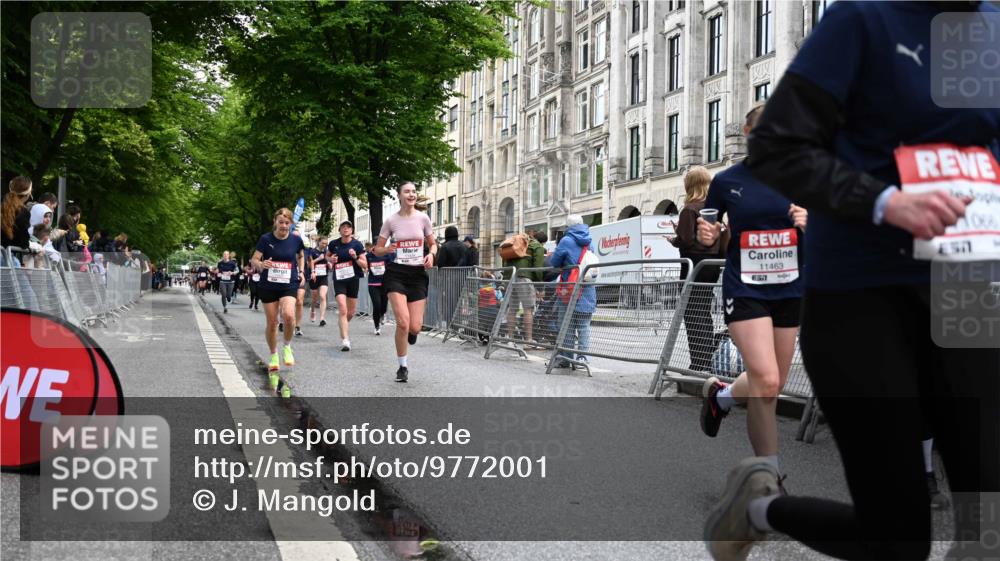 14.06.2026 - REWE Women's Run J. Mangold http://msf.ph/oto/9772001 14.06.2026 10:00:12 Ziel 10030, 10229, 10300, 10466, 10677, 10756, 10789, 10911, 10956, 11042, 11066, 11092, 11171, 11255, 11434, 11463, 11518 meine-sportfotos.de
