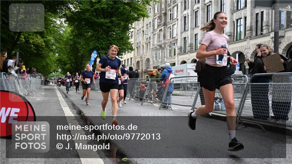 14.06.2026 - REWE Women's Run J. Mangold http://msf.ph/oto/9772013 14.06.2026 10:00:13 Ziel 10030, 10229, 10300, 10466, 10677, 10756, 10911, 10956, 11066, 11171, 11255, 11434, 11463, 11518 meine-sportfotos.de