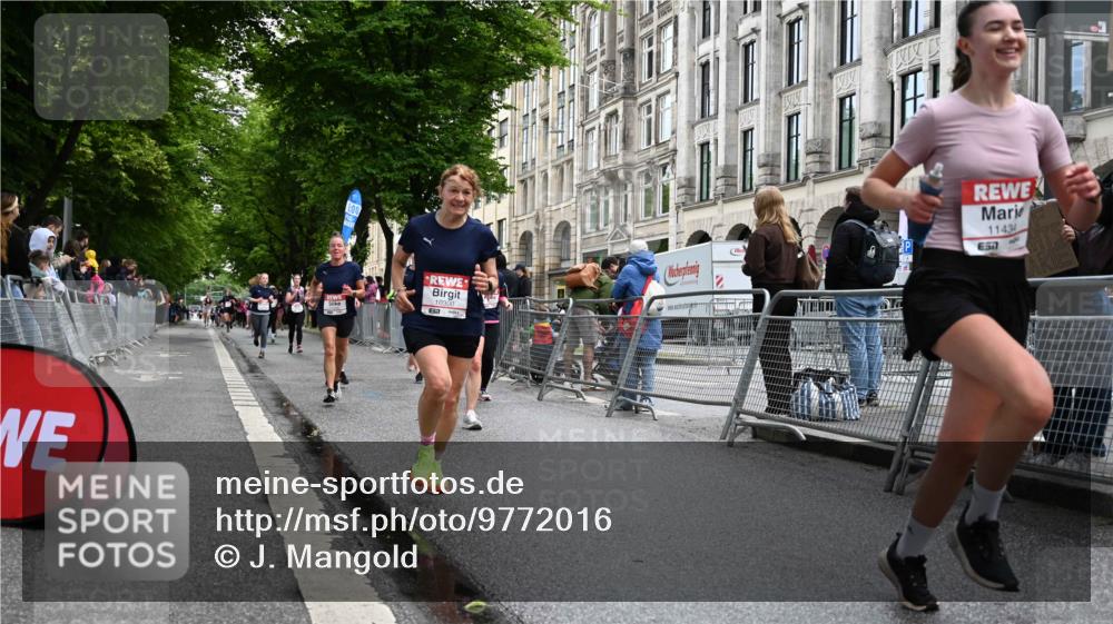 14.06.2026 - REWE Women's Run J. Mangold http://msf.ph/oto/9772016 14.06.2026 10:00:14 Ziel 10030, 10229, 10300, 10466, 10677, 10756, 11066, 11255, 11434, 11463, 11518 meine-sportfotos.de