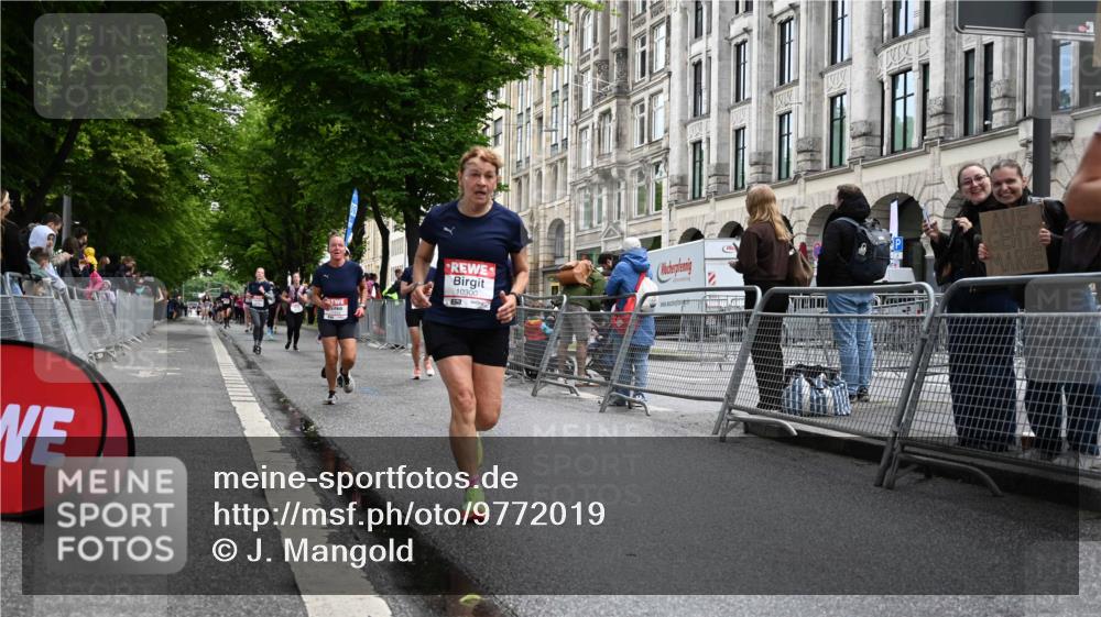 14.06.2026 - REWE Women's Run J. Mangold http://msf.ph/oto/9772019 14.06.2026 10:00:14 Ziel 10030, 10229, 10300, 10466, 10677, 10756, 11066, 11255, 11434, 11463, 11518 meine-sportfotos.de