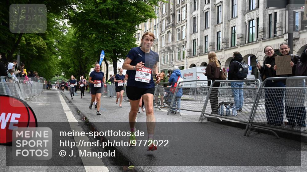 14.06.2026 - REWE Women's Run J. Mangold http://msf.ph/oto/9772022 14.06.2026 10:00:14 Ziel 10030, 10229, 10300, 10466, 10677, 10756, 11066, 11255, 11434, 11463, 11518 meine-sportfotos.de