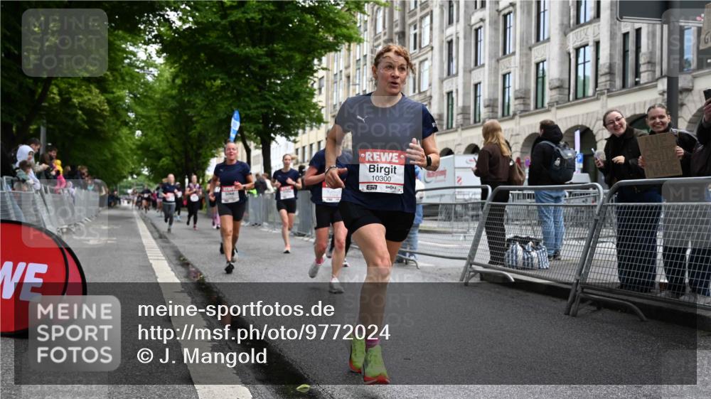 14.06.2026 - REWE Women's Run J. Mangold http://msf.ph/oto/9772024 14.06.2026 10:00:14 Ziel 10030, 10229, 10300, 10466, 10677, 10756, 11066, 11255, 11434, 11463, 11518 meine-sportfotos.de