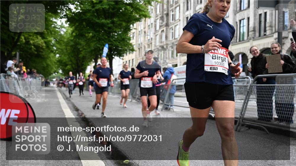 14.06.2026 - REWE Women's Run J. Mangold http://msf.ph/oto/9772031 14.06.2026 10:00:15 Ziel 10030, 10210, 10229, 10300, 10433, 10466, 10677, 10709, 10756, 11066, 11255, 11434, 11463, 11518 meine-sportfotos.de