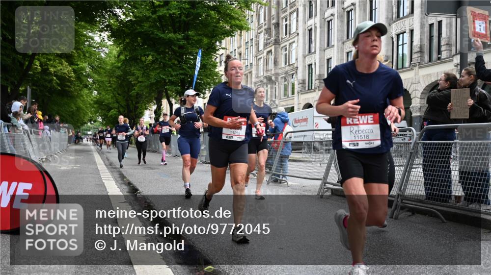 14.06.2026 - REWE Women's Run J. Mangold http://msf.ph/oto/9772045 14.06.2026 10:00:16 Ziel 10030, 10210, 10229, 10300, 10433, 10466, 10677, 10709, 11101, 11255, 11434, 11463, 11518 meine-sportfotos.de