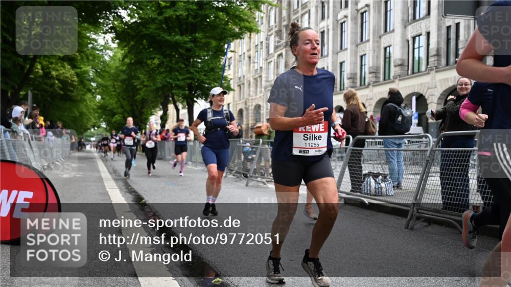 14.06.2026 - REWE Women's Run J. Mangold http://msf.ph/oto/9772051 14.06.2026 10:00:17 Ziel 10030, 10210, 10300, 10433, 10466, 10677, 10709, 11101, 11255, 11434, 11518 meine-sportfotos.de