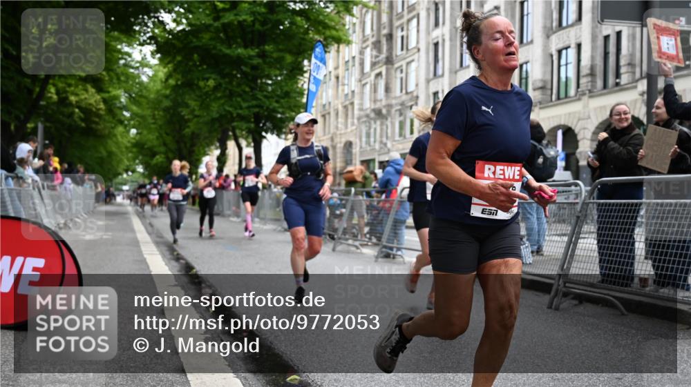 14.06.2026 - REWE Women's Run J. Mangold http://msf.ph/oto/9772053 14.06.2026 10:00:17 Ziel 10030, 10210, 10300, 10433, 10466, 10677, 10709, 11101, 11255, 11434, 11518 meine-sportfotos.de