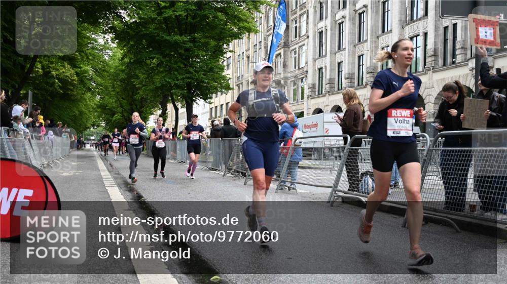 14.06.2026 - REWE Women's Run J. Mangold http://msf.ph/oto/9772060 14.06.2026 10:00:17 Ziel 10030, 10210, 10300, 10433, 10466, 10677, 10709, 11101, 11255, 11434, 11518 meine-sportfotos.de