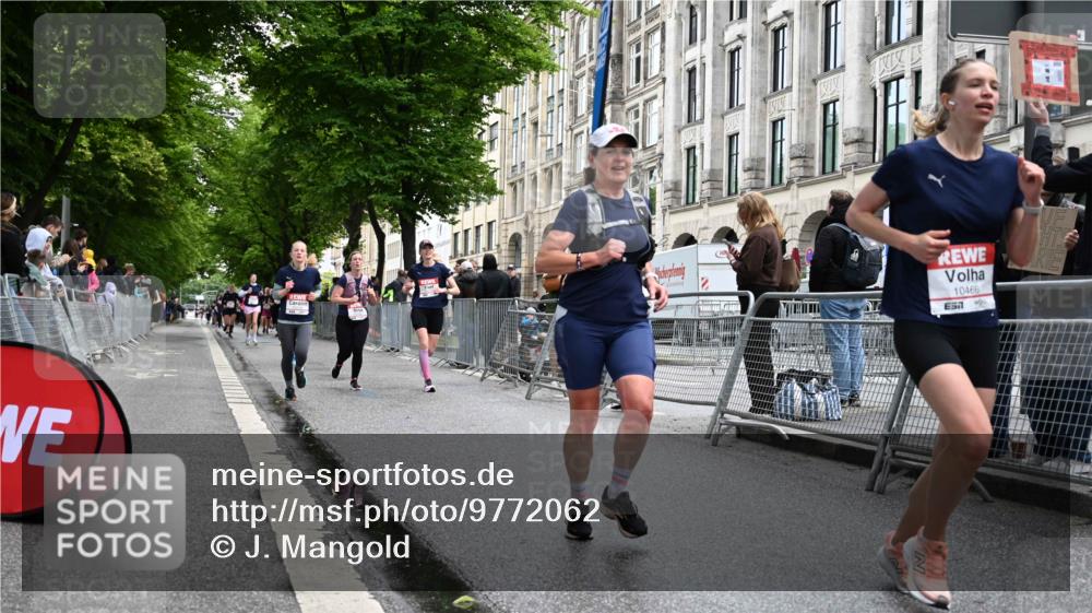 14.06.2026 - REWE Women's Run J. Mangold http://msf.ph/oto/9772062 14.06.2026 10:00:18 Ziel 10030, 10210, 10300, 10433, 10466, 10677, 10709, 11101, 11255, 11518 meine-sportfotos.de