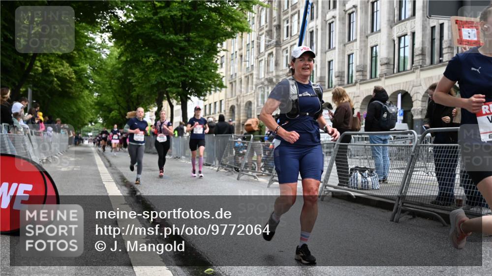 14.06.2026 - REWE Women's Run J. Mangold http://msf.ph/oto/9772064 14.06.2026 10:00:18 Ziel 10030, 10210, 10300, 10433, 10466, 10677, 10709, 11101, 11255, 11518 meine-sportfotos.de
