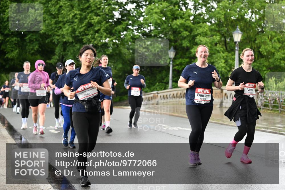 14.06.2026 - REWE Women's Run Dr. Thomas Lammeyer http://msf.ph/oto/9772066 14.06.2026 09:50:16 Laufen 10861, 57, 10350, 7, 11033 meine-sportfotos.de