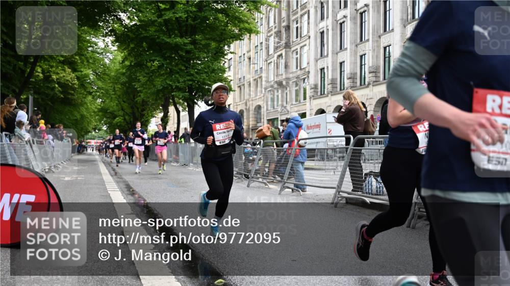 14.06.2026 - REWE Women's Run J. Mangold http://msf.ph/oto/9772095 14.06.2026 10:00:22 Ziel 10030, 10042, 10043, 10210, 10433, 10709, 11101 meine-sportfotos.de