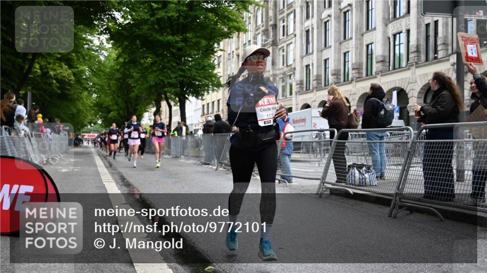14.06.2026 - REWE Women's Run J. Mangold http://msf.ph/oto/9772101 14.06.2026 10:00:22 Ziel 10030, 10042, 10043, 10210, 10433, 10709, 11101 meine-sportfotos.de