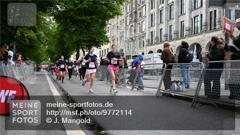 14.06.2026 - REWE Women's Run J. Mangold http://msf.ph/oto/9772114 14.06.2026 10:00:25 Ziel 10042, 10043, 10101, 10198, 10210, 10433, 10709, 10905, 11101, 11205, 11229, 11278, 11493 meine-sportfotos.de