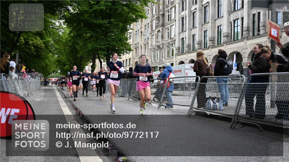 14.06.2026 - REWE Women's Run J. Mangold http://msf.ph/oto/9772117 14.06.2026 10:00:25 Ziel 10042, 10043, 10101, 10198, 10210, 10433, 10709, 10905, 11101, 11205, 11229, 11278, 11493 meine-sportfotos.de