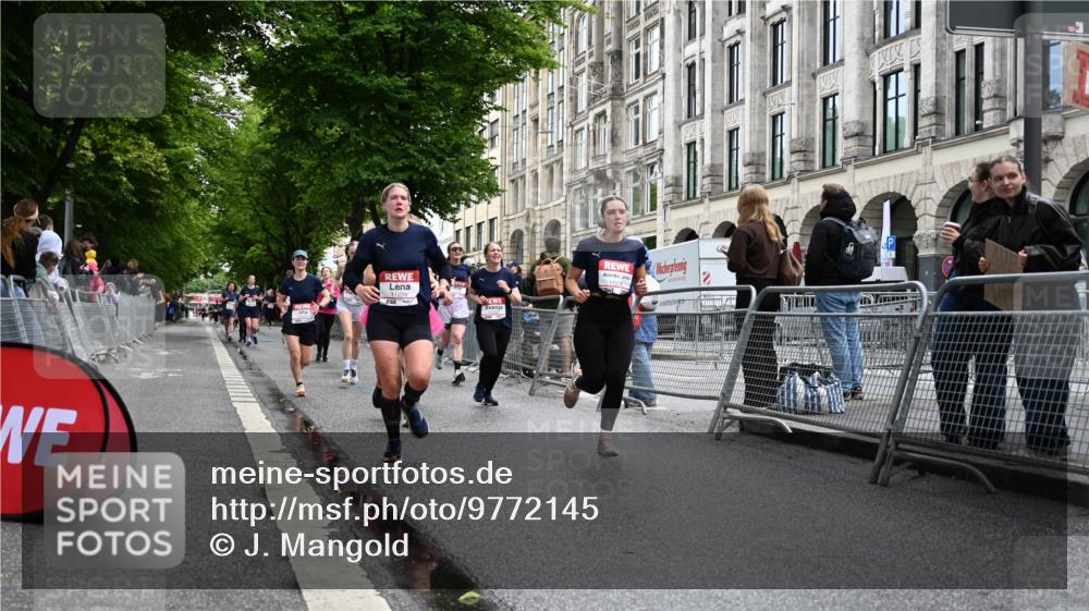 14.06.2026 - REWE Women's Run J. Mangold http://msf.ph/oto/9772145 14.06.2026 10:00:28 Ziel 10042, 10043, 10101, 10198, 10905, 11205, 11229, 11278, 11324, 11422, 11493 meine-sportfotos.de