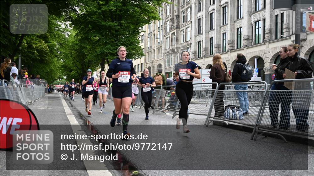 14.06.2026 - REWE Women's Run J. Mangold http://msf.ph/oto/9772147 14.06.2026 10:00:28 Ziel 10042, 10043, 10101, 10198, 10905, 11205, 11229, 11278, 11324, 11422, 11493 meine-sportfotos.de