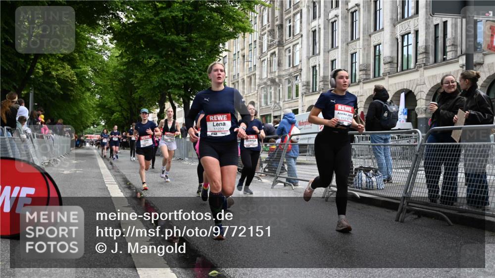 14.06.2026 - REWE Women's Run J. Mangold http://msf.ph/oto/9772151 14.06.2026 10:00:29 Ziel 10042, 10043, 10101, 10198, 10905, 11205, 11229, 11278, 11324, 11422, 11493 meine-sportfotos.de