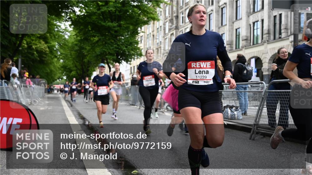 14.06.2026 - REWE Women's Run J. Mangold http://msf.ph/oto/9772159 14.06.2026 10:00:30 Ziel 10042, 10043, 10101, 10198, 10454, 10905, 11205, 11229, 11278, 11324, 11422, 11493 meine-sportfotos.de