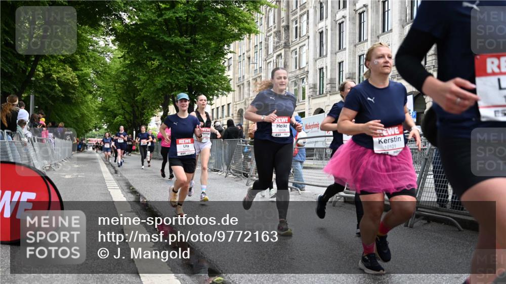 14.06.2026 - REWE Women's Run J. Mangold http://msf.ph/oto/9772163 14.06.2026 10:00:30 Ziel 10042, 10043, 10101, 10198, 10454, 10905, 11205, 11229, 11278, 11324, 11422, 11493 meine-sportfotos.de