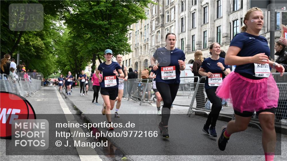 14.06.2026 - REWE Women's Run J. Mangold http://msf.ph/oto/9772166 14.06.2026 10:00:30 Ziel 10042, 10043, 10101, 10198, 10454, 10905, 11205, 11229, 11278, 11324, 11422, 11493 meine-sportfotos.de