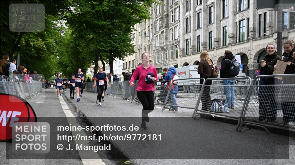 14.06.2026 - REWE Women's Run J. Mangold http://msf.ph/oto/9772181 14.06.2026 10:00:33 Ziel 10101, 10188, 10198, 10454, 10594, 10613, 10805, 10905, 11205, 11229, 11278, 11324, 11422, 11483, 11493 meine-sportfotos.de