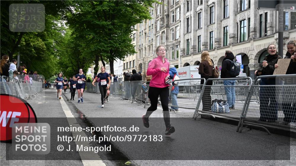 14.06.2026 - REWE Women's Run J. Mangold http://msf.ph/oto/9772183 14.06.2026 10:00:33 Ziel 10101, 10188, 10198, 10454, 10594, 10613, 10805, 10905, 11205, 11229, 11278, 11324, 11422, 11483, 11493 meine-sportfotos.de