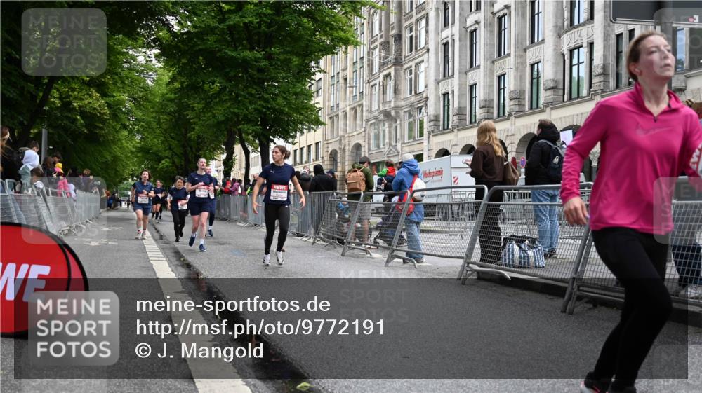 14.06.2026 - REWE Women's Run J. Mangold http://msf.ph/oto/9772191 14.06.2026 10:00:34 Ziel 10101, 10188, 10198, 10454, 10594, 10613, 10805, 10905, 11205, 11324, 11422, 11483, 11493 meine-sportfotos.de