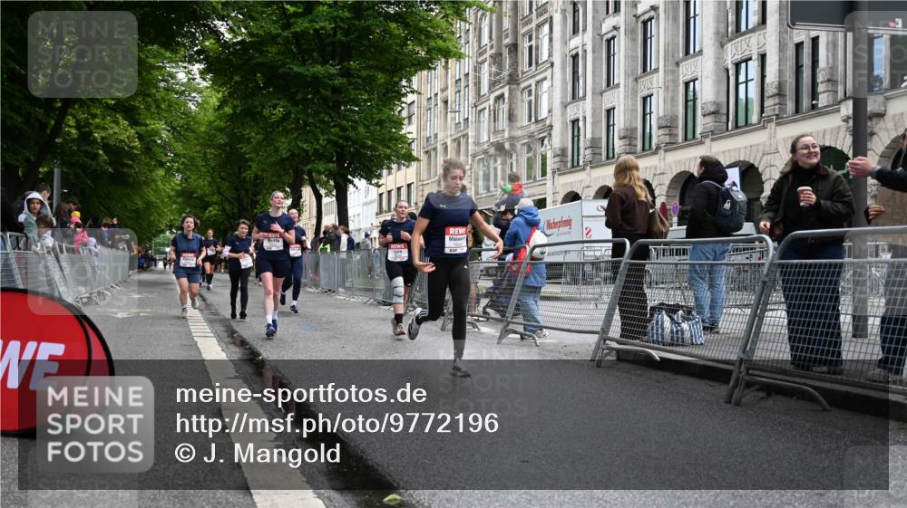14.06.2026 - REWE Women's Run J. Mangold http://msf.ph/oto/9772196 14.06.2026 10:00:35 Ziel 10188, 10454, 10594, 10613, 10805, 10905, 11324, 11422, 11483, 11493 meine-sportfotos.de