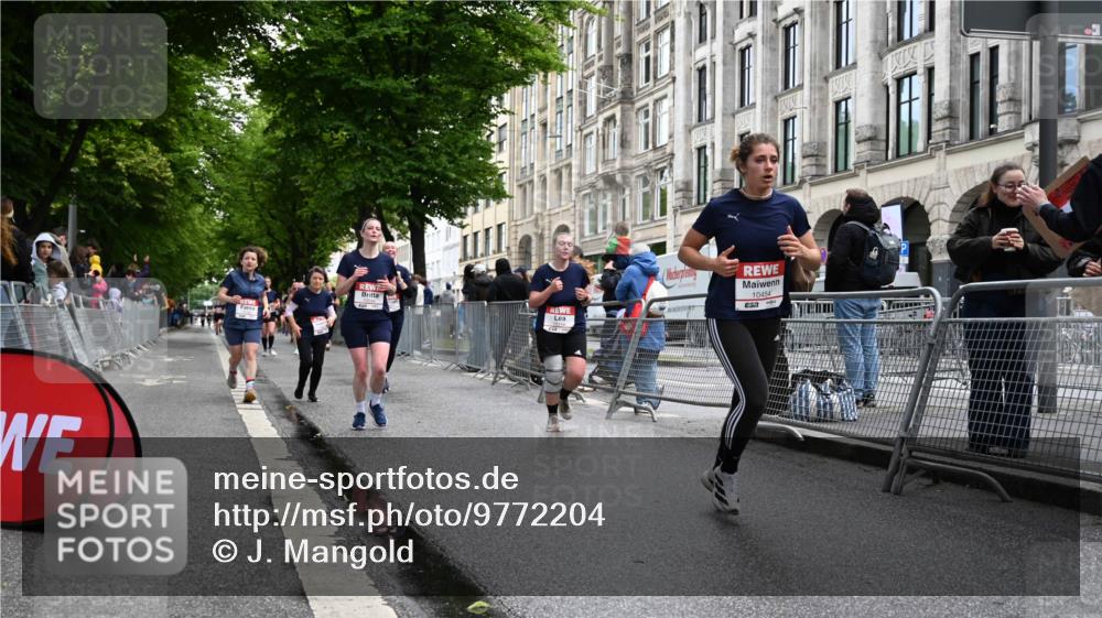 14.06.2026 - REWE Women's Run J. Mangold http://msf.ph/oto/9772204 14.06.2026 10:00:35 Ziel 10188, 10454, 10594, 10613, 10805, 10905, 11324, 11422, 11483, 11493 meine-sportfotos.de