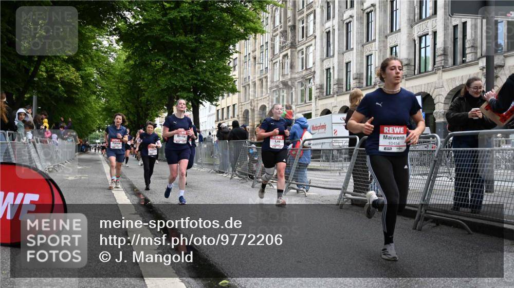 14.06.2026 - REWE Women's Run J. Mangold http://msf.ph/oto/9772206 14.06.2026 10:00:36 Ziel 10188, 10454, 10594, 10613, 10805, 11324, 11422, 11483 meine-sportfotos.de