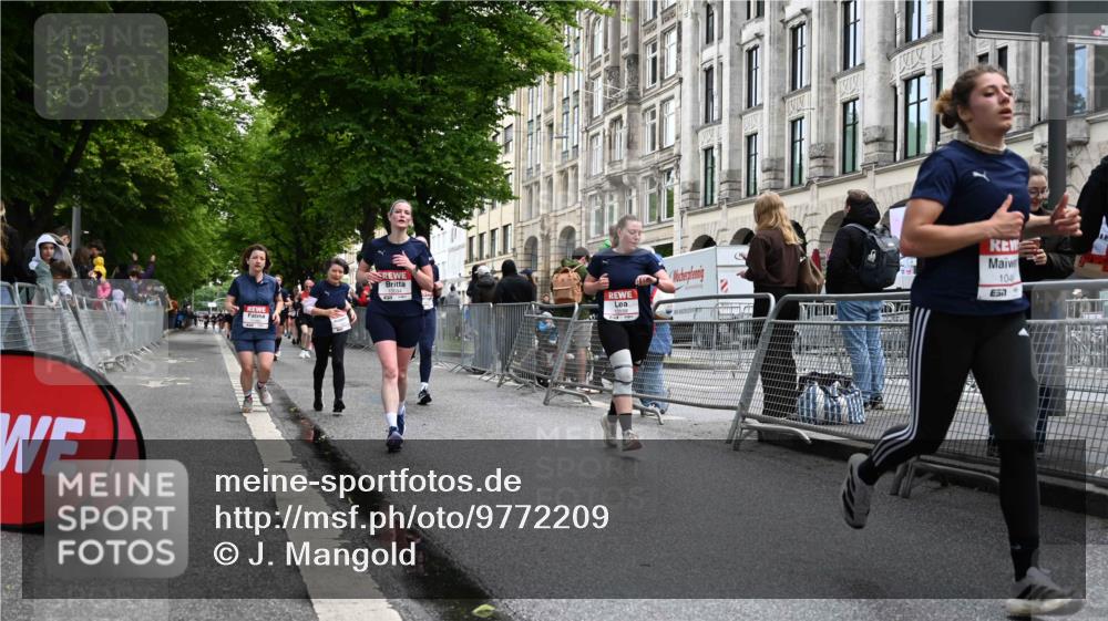 14.06.2026 - REWE Women's Run J. Mangold http://msf.ph/oto/9772209 14.06.2026 10:00:36 Ziel 10188, 10454, 10594, 10613, 10805, 11324, 11422, 11483 meine-sportfotos.de