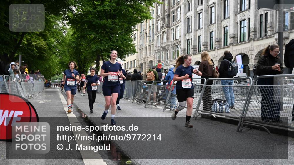 14.06.2026 - REWE Women's Run J. Mangold http://msf.ph/oto/9772214 14.06.2026 10:00:36 Ziel 10188, 10454, 10594, 10613, 10805, 11324, 11422, 11483 meine-sportfotos.de