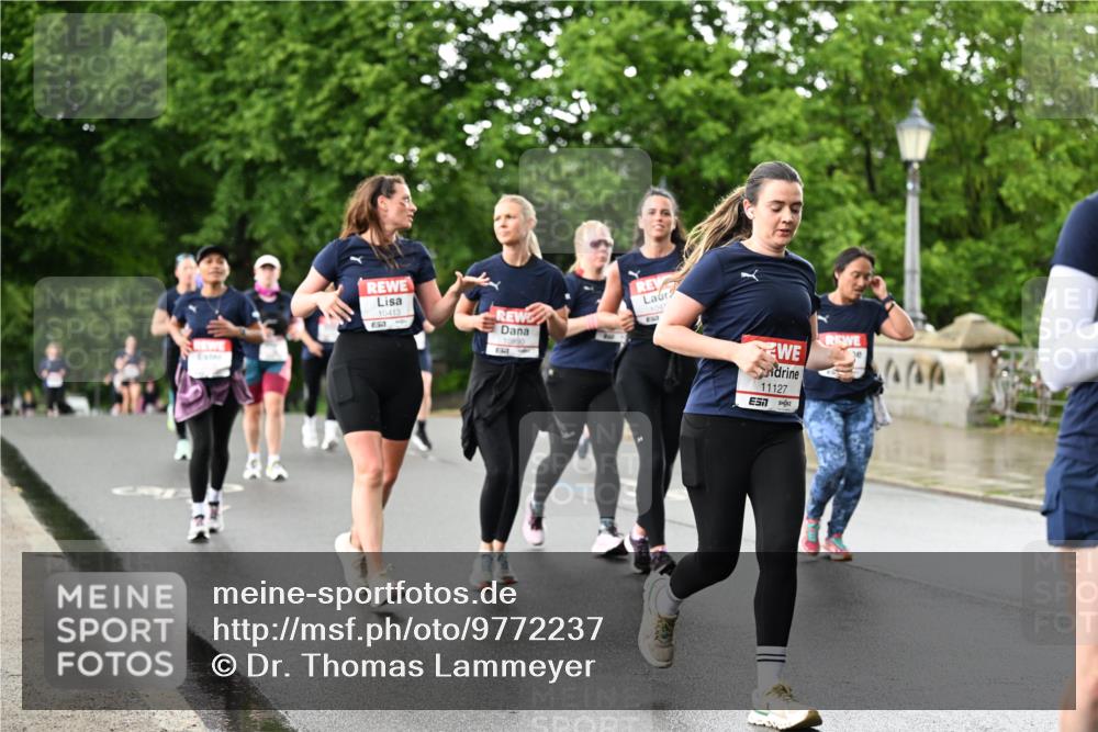 14.06.2026 - REWE Women's Run Dr. Thomas Lammeyer http://msf.ph/oto/9772237 14.06.2026 09:50:28 Laufen 10413, 1047, 11127, 7 meine-sportfotos.de