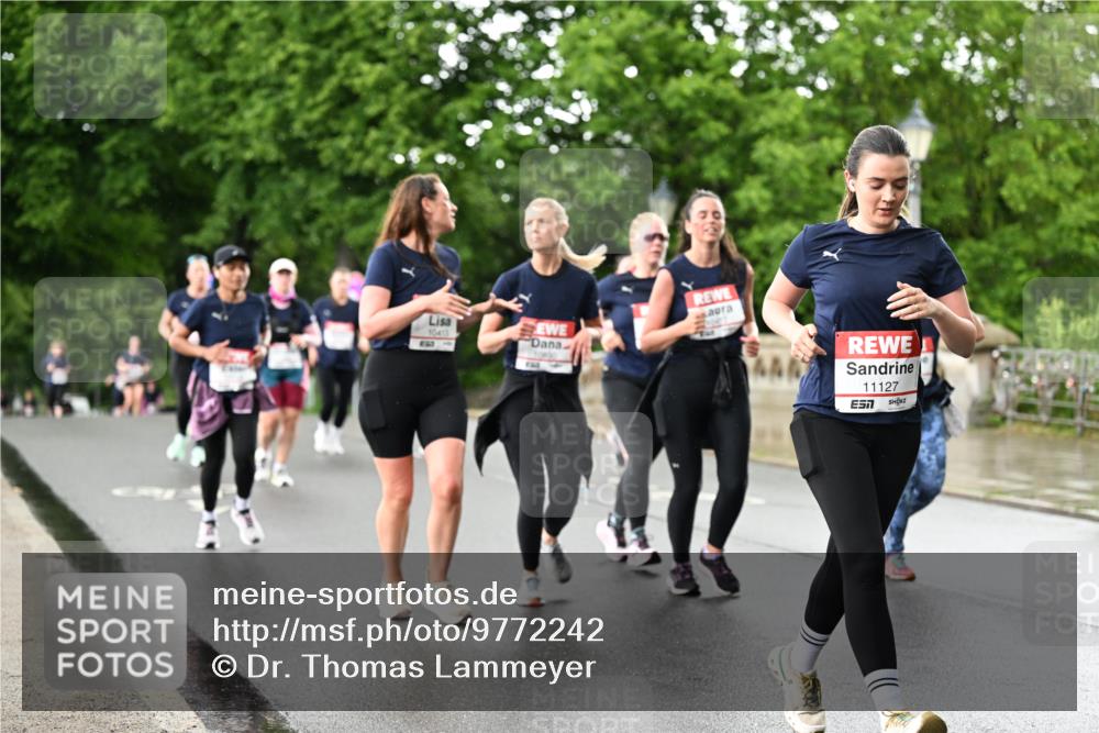 14.06.2026 - REWE Women's Run Dr. Thomas Lammeyer http://msf.ph/oto/9772242 14.06.2026 09:50:28 Laufen 10413, 867, 11127, 7 meine-sportfotos.de