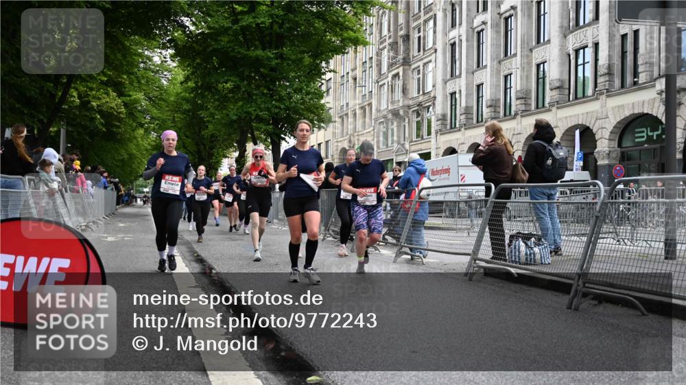 14.06.2026 - REWE Women's Run J. Mangold http://msf.ph/oto/9772243 14.06.2026 10:00:42 Ziel 10162, 10188, 10204, 10370, 10393, 10522, 10576, 10594, 10613, 10637, 10663, 10805, 11104, 11334, 11440, 11472, 11483 meine-sportfotos.de