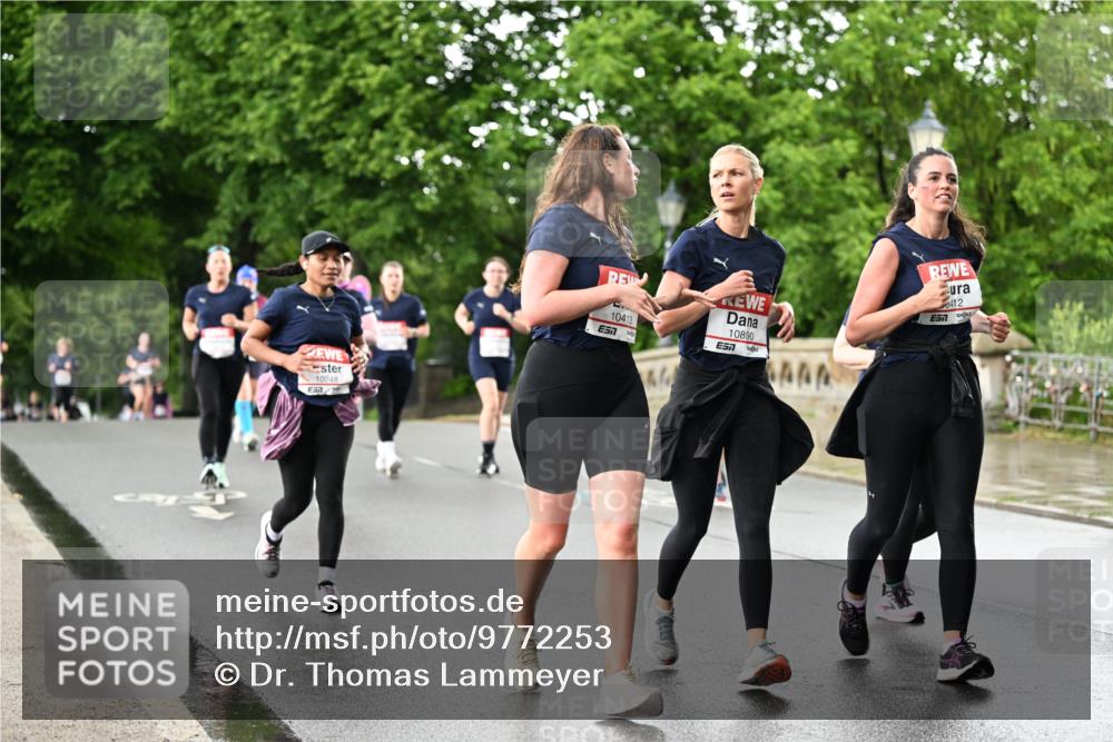 14.06.2026 - REWE Women's Run Dr. Thomas Lammeyer http://msf.ph/oto/9772253 14.06.2026 09:50:29 Laufen 10248, 10413, 7, 10890, 7, 412 meine-sportfotos.de