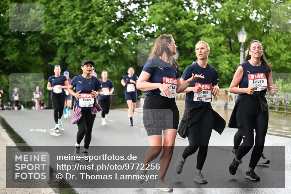 14.06.2026 - REWE Women's Run Dr. Thomas Lammeyer http://msf.ph/oto/9772256 14.06.2026 09:50:29 Laufen 10248, 413, 10890, 10412, 57 meine-sportfotos.de