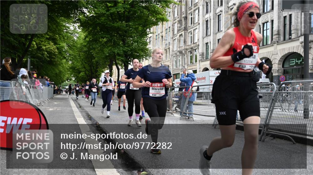 14.06.2026 - REWE Women's Run J. Mangold http://msf.ph/oto/9772282 14.06.2026 10:00:46 Ziel 10162, 10204, 10370, 10393, 10522, 10576, 10637, 10663, 11104, 11150, 11265, 11334, 11440, 11472, 11522 meine-sportfotos.de