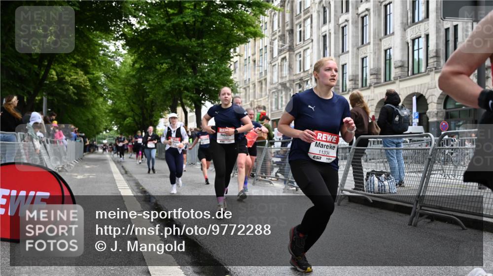 14.06.2026 - REWE Women's Run J. Mangold http://msf.ph/oto/9772288 14.06.2026 10:00:46 Ziel 10162, 10204, 10370, 10393, 10522, 10576, 10637, 10663, 11104, 11150, 11265, 11334, 11440, 11472, 11522 meine-sportfotos.de