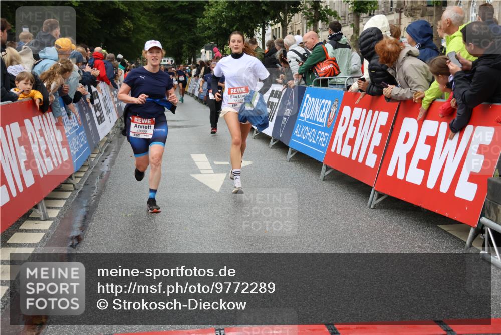 14.06.2026 - REWE Women's Run Strokosch-Dieckow http://msf.ph/oto/9772289 14.06.2026 09:54:40 Ziel 10099, 10299, 10392, 10440, 10704, 10806, 10986, 11368, 11499 meine-sportfotos.de