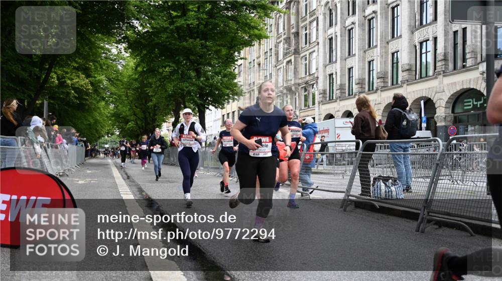 14.06.2026 - REWE Women's Run J. Mangold http://msf.ph/oto/9772294 14.06.2026 10:00:46 Ziel 10162, 10204, 10370, 10393, 10522, 10576, 10637, 10663, 11104, 11150, 11265, 11334, 11440, 11472, 11522 meine-sportfotos.de