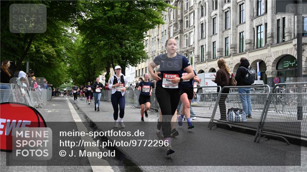 14.06.2026 - REWE Women's Run J. Mangold http://msf.ph/oto/9772296 14.06.2026 10:00:47 Ziel 10162, 10204, 10370, 10393, 10522, 10576, 10637, 10663, 11104, 11150, 11265, 11334, 11440, 11472, 11522 meine-sportfotos.de