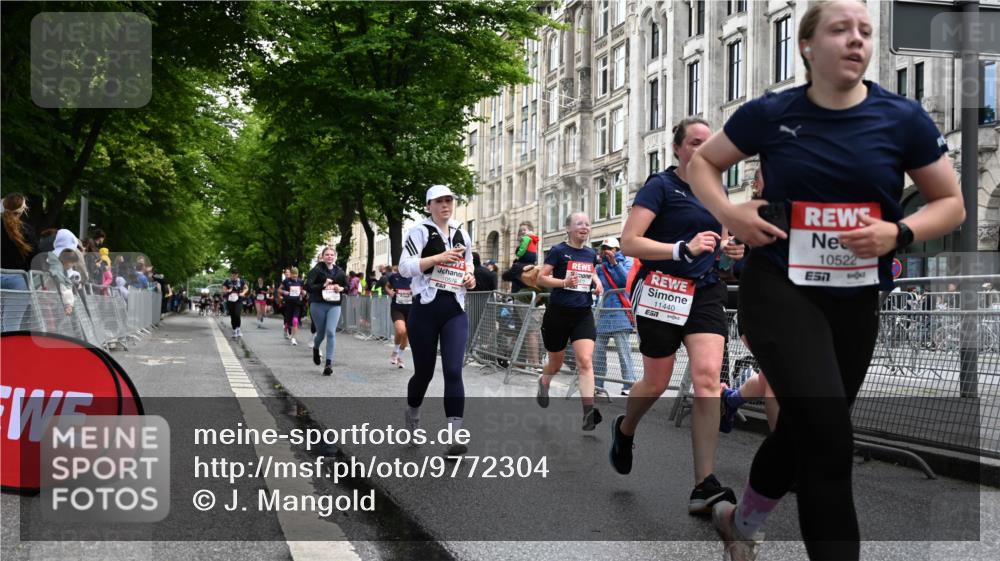 14.06.2026 - REWE Women's Run J. Mangold http://msf.ph/oto/9772304 14.06.2026 10:00:47 Ziel 10162, 10204, 10370, 10393, 10522, 10576, 10637, 10663, 11104, 11150, 11265, 11334, 11440, 11472, 11522 meine-sportfotos.de