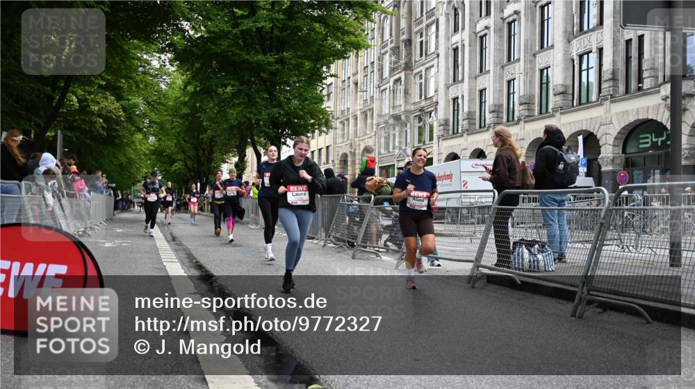 14.06.2026 - REWE Women's Run J. Mangold http://msf.ph/oto/9772327 14.06.2026 10:00:50 Ziel 10068, 10370, 10522, 10576, 11150, 11265, 11308, 11334, 11412, 11440, 11472, 11522 meine-sportfotos.de