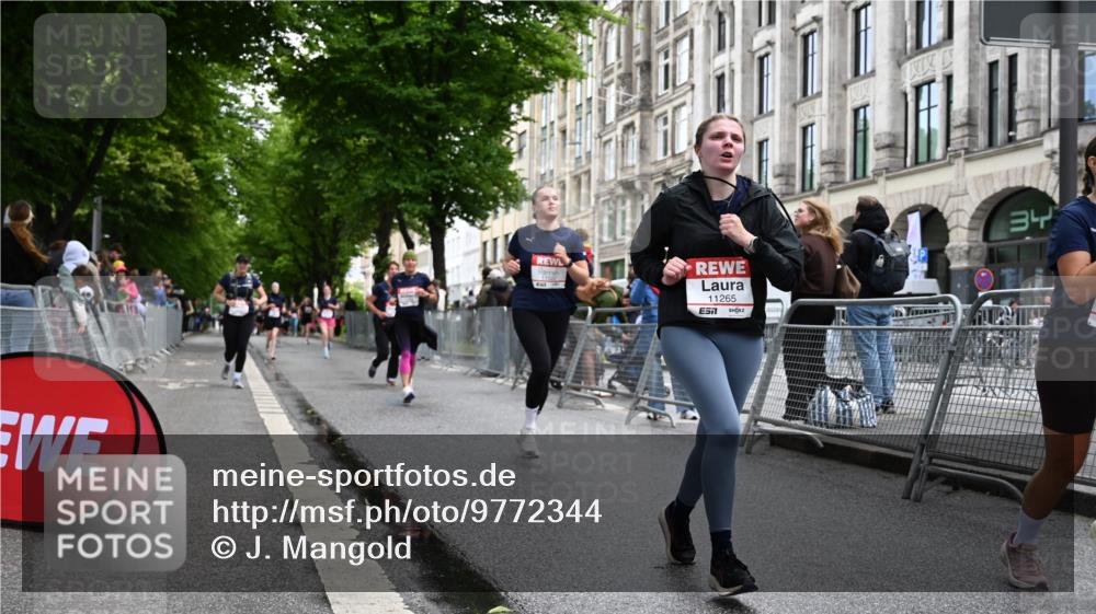 14.06.2026 - REWE Women's Run J. Mangold http://msf.ph/oto/9772344 14.06.2026 10:00:51 Ziel 10068, 10370, 10522, 10576, 11150, 11265, 11308, 11412, 11440, 11472, 11522 meine-sportfotos.de