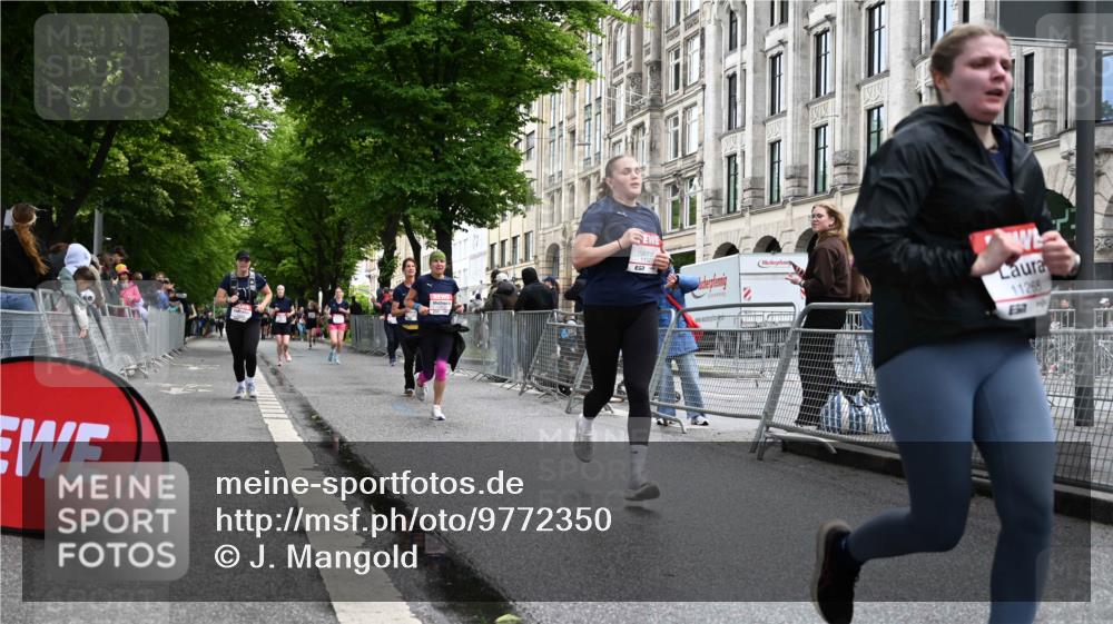 14.06.2026 - REWE Women's Run J. Mangold http://msf.ph/oto/9772350 14.06.2026 10:00:52 Ziel 10068, 10221, 10370, 10576, 11150, 11265, 11308, 11412, 11440, 11472, 11522 meine-sportfotos.de