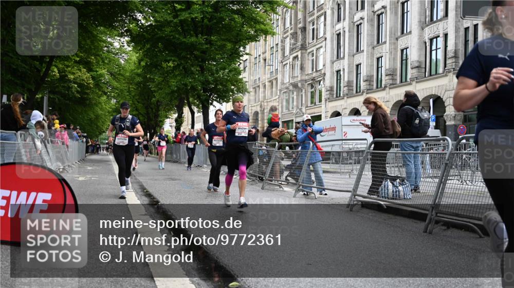 14.06.2026 - REWE Women's Run J. Mangold http://msf.ph/oto/9772361 14.06.2026 10:00:53 Ziel 10068, 10221, 11150, 11265, 11308, 11412, 11522 meine-sportfotos.de